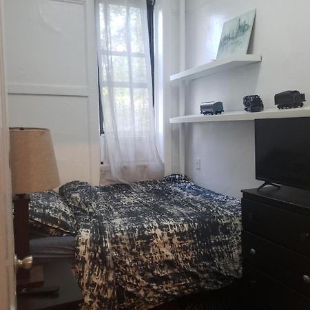 Private Room In East Village Apartment Нью-Йорк Экстерьер фото